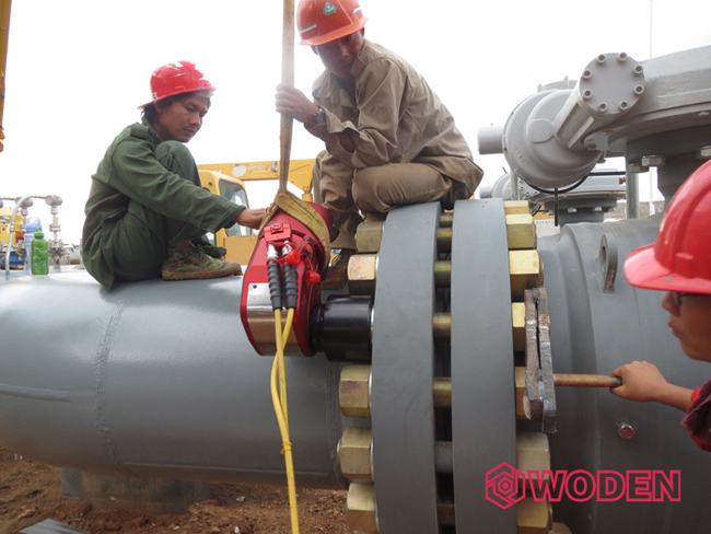 沃顿液压扳手应用于缅甸石油管道安装